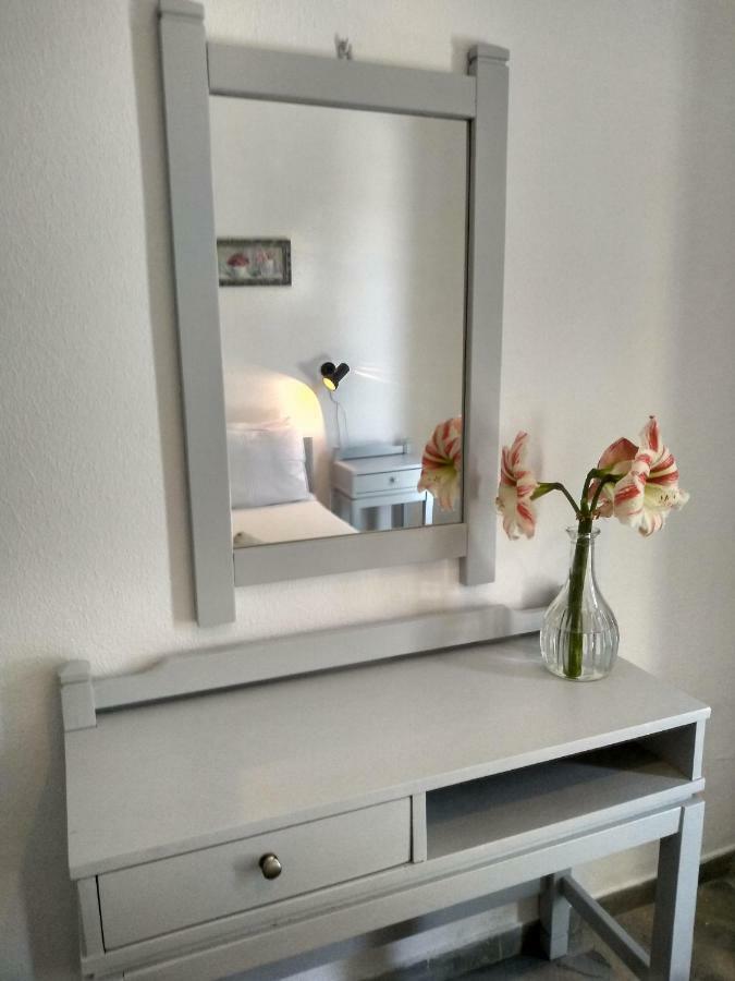Galaxy Apartments Alikí エクステリア 写真